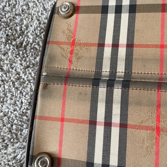Vintage “Burberry’s” Weekend Bag - Picture 13 of 15